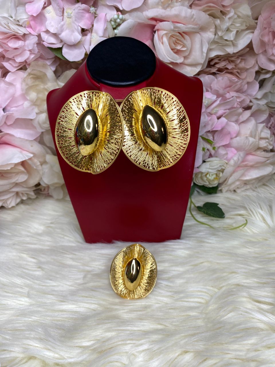 Ensemble bouclé d’oreille et bague